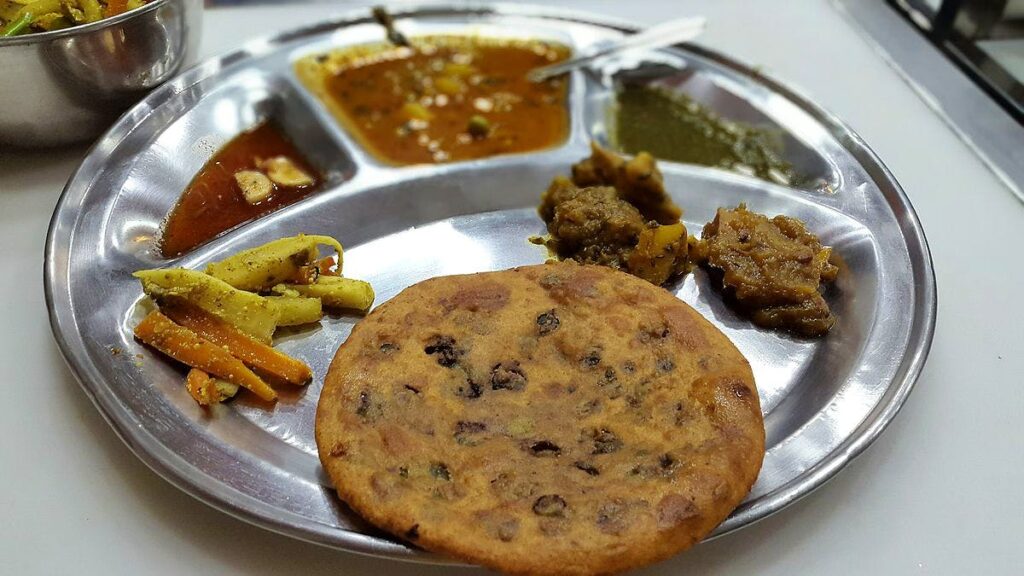 Top 10 Famous Dishes You Must Try in Delhi