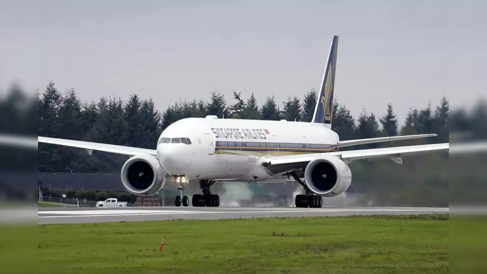 Singapore Airlines Implements Safety Procedures Following Deadly Turbulence 2024