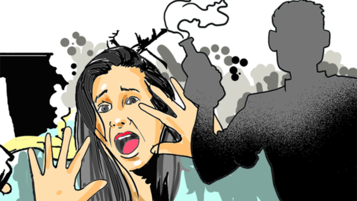 Man Threatens to Attack Woman With Acid Because of Her Clothes. An Employer in Bengaluru Fires Him.